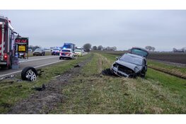 Persoon overleden na frontale botsing op N242
