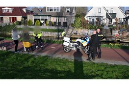 Fietser gewond na aanrijding met motoragent in Broek op Langedijk