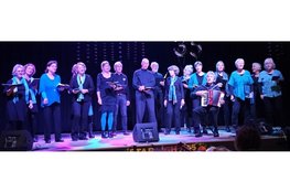 Optreden Zanggroep Encore in de Kooger Kerk in Zuid-Scharwoude