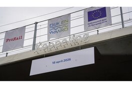 Drukbezochte opening spooronderdoorgang ‘Koppeling’ in Dijk en Waard