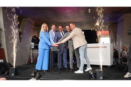 Drukbezochte opening spooronderdoorgang ‘Koppeling’ in Dijk en Waard