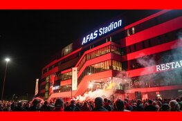 Duizenden supporters wachten spelersbus AZ op na bekerwinst