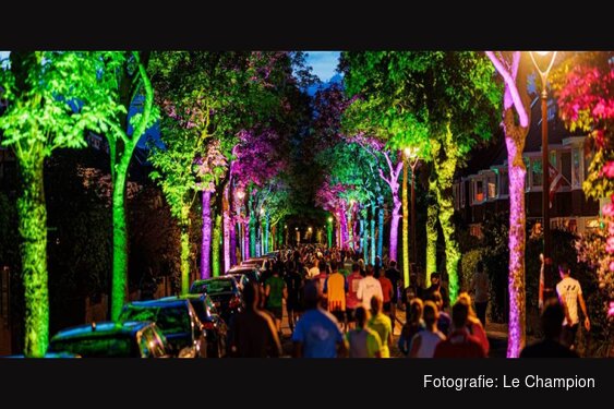 De stad liep, feestte en danste tijdens Alkmaar City Run by night