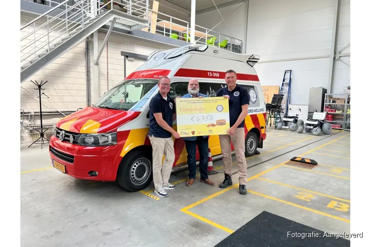 Foodspeciaalzaken in Noord-Holland halen € 4.750 op voor Stichting WensenAmbulance Noord-Holland met stroopwafelactie