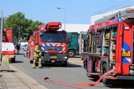 Brand op dak van bouwbedrijf groots opgeschaald in Langedijk