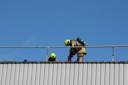 Brand op dak van bouwbedrijf groots opgeschaald in Langedijk