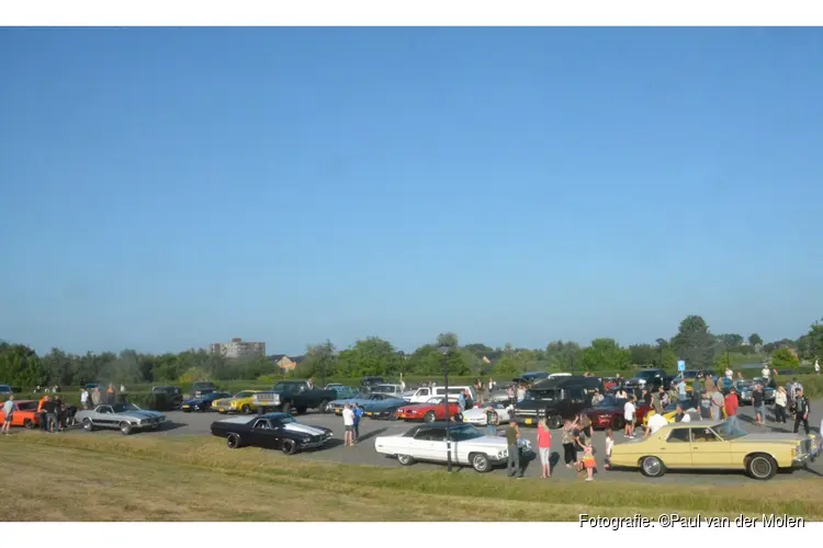 Night Cruise Heerhugowaard: Gelijkgestemden treffen elkaar bij car-meeting Strand van Luna