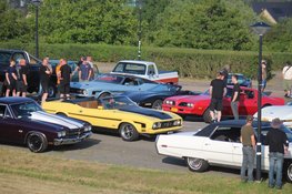 Night Cruise Heerhugowaard: Gelijkgestemden treffen elkaar bij car-meeting Strand van Luna