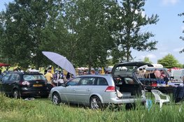 Gezellige kofferbakmarkt op Strand van Luna in Heerhugowaard!