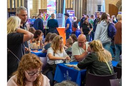 Moxcon 2026 groter dan ooit: 45 standhouders vullen de Grote Sint-Laurenskerk in Alkmaar