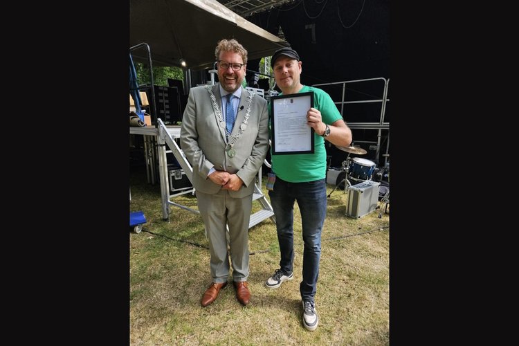 Het blijft mijn familie: Chris Dekker blikt terug op twintig jaar Mixtream