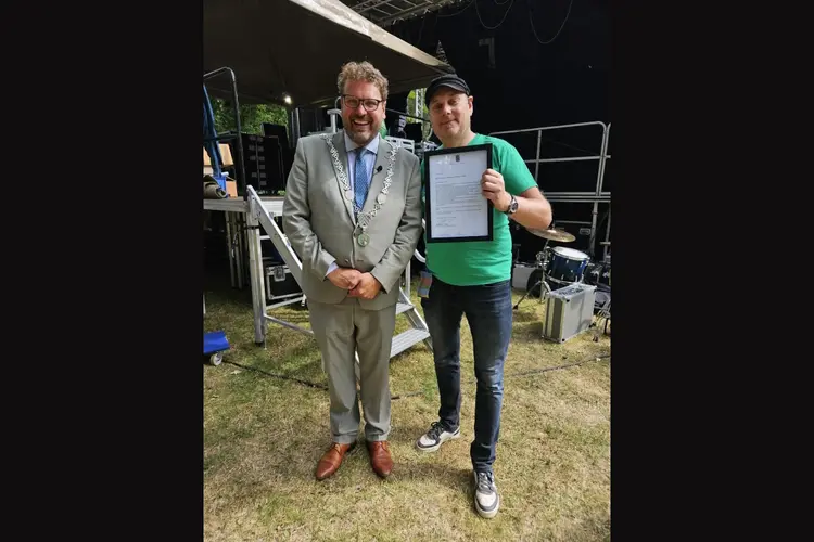 Het blijft mijn familie: Chris Dekker blikt terug op twintig jaar Mixtream