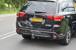 Vertraging na ongeval op N242 tussen bestelbus en personenauto
