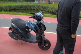 Scooterrijder gewond na knal achterop personenauto in Sint Pancras