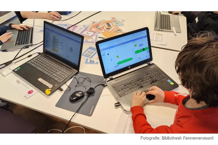Kinderen worden programmeur tijdens gratis CoderDojo in de Bibliotheek