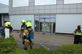 Brandalarm bij Goodlife Foods zorgt voor flinke brandweeruitruk en schade aan voordeur