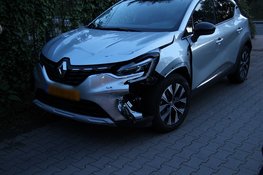 Auto's botsen op parkeerterrein Vomar in Zuid-Scharwoude
