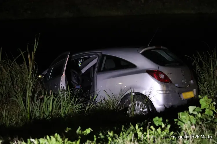 Auto belandt in water na achtervolging in Broek op Langedijk