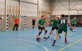 Vrone komt nét tekort tegen Tonegido