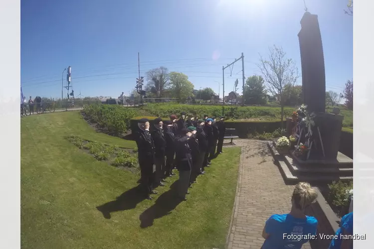 Vrone handbal draagt bevrijdingsvuur