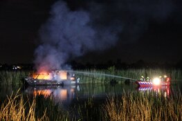Boot door brand verwoest